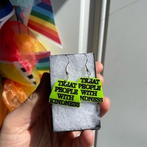 Harry styles one direction tpwk earrings handmade green only Louis Tomlinson